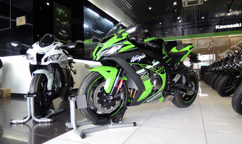 [Kawasaki]                          Bộ đôi Kawasaki ZX-10R 2017 đầu tiên tại Việt Nam                                             2619