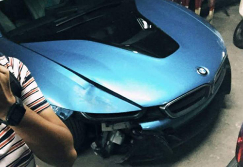 [BMW i8]                          BMW i8 màu độc - siêu xe 'xấu số' nhất tại Việt Nam                                             2837