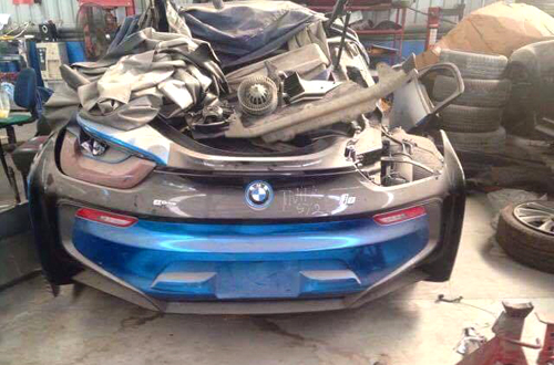 [BMW i8]                          BMW i8 màu độc - siêu xe 'xấu số' nhất tại Việt Nam                                             2843