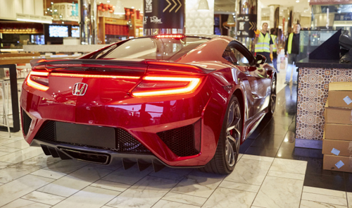 [Honda NSX]                          Khó như đưa siêu xe vào casino                                             3411