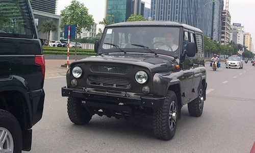 [UAZ]                          UAZ Hunter - xế offroad của Nga về Việt Nam                                             3479