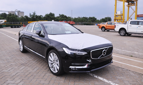 [Volvo S90]                          Xế lạ Volvo S90 2017 về Việt Nam - đối đầu Mercedes E-Class                                             2886