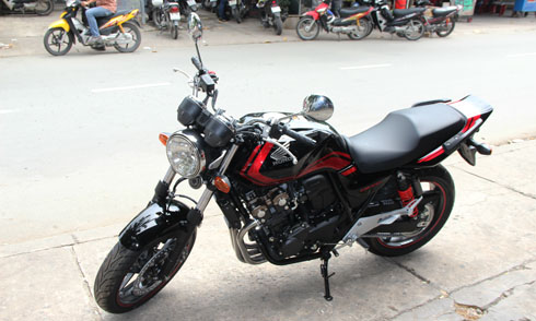 [Honda CB400 Super Four]                          Honda CB400 Super Four SE 2016 giá hơn 300 triệu tại Việt Nam                                             3817