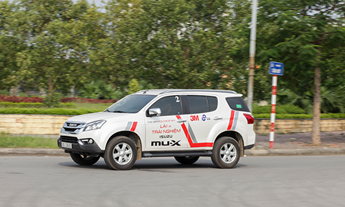 [Isuzu mu-X]                          Isuzu mu-X thách thức Toyota Fortuner tại Việt Nam                                             4927