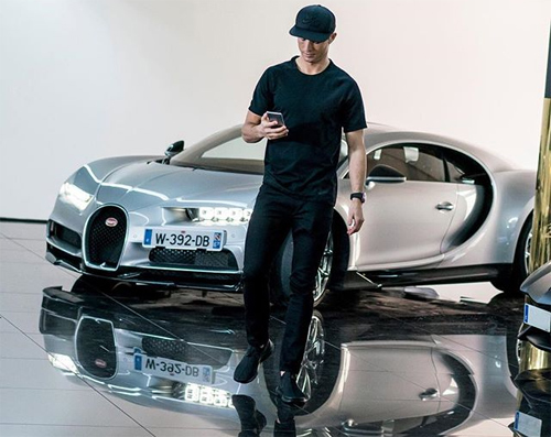 [Cristiano Ronaldo]                           Cristiano Ronaldo lái thử siêu xe Bugatti Chiron                                             6741